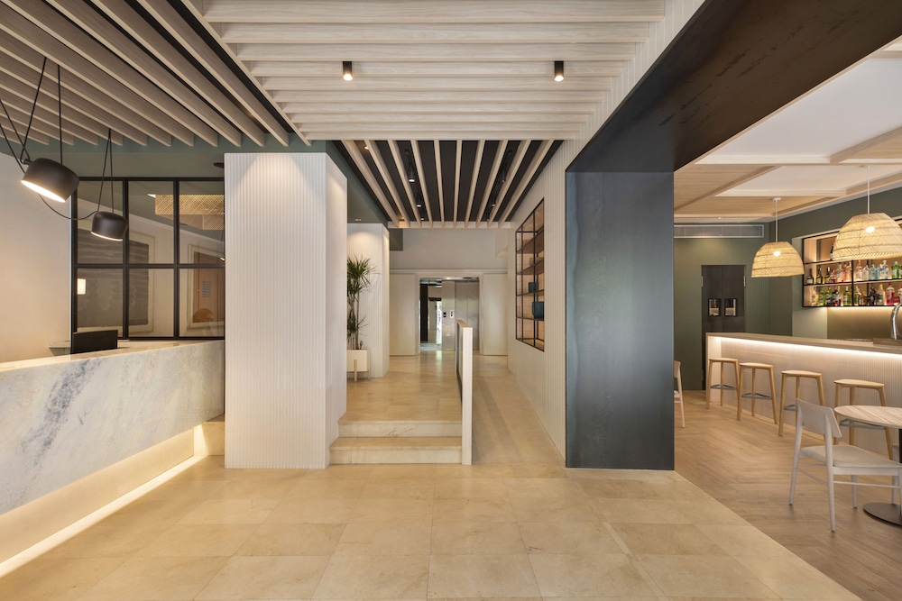 Grupotel Gravina — Restaurant & bars in Barcelona, Catalonia
