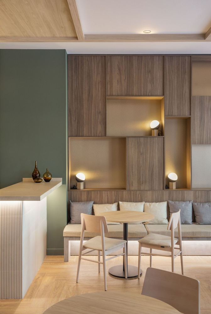 Grupotel Gravina — Restaurant & bars in Barcelona, Catalonia