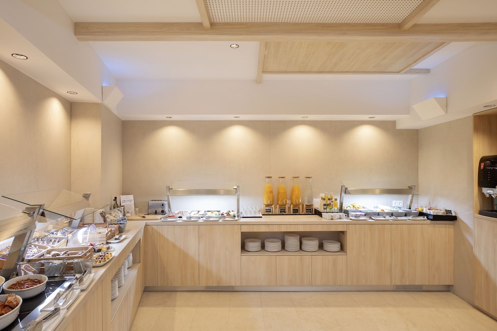 Grupotel Gravina — Restaurant & bars in Barcelona, Catalonia