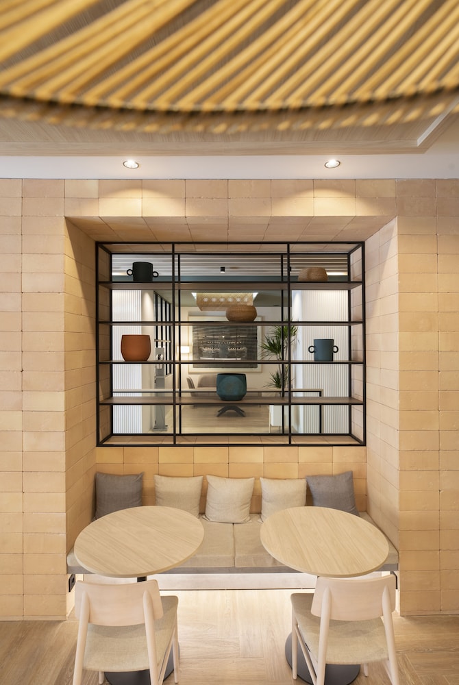Grupotel Gravina — Restaurant & bars in Barcelona, Catalonia