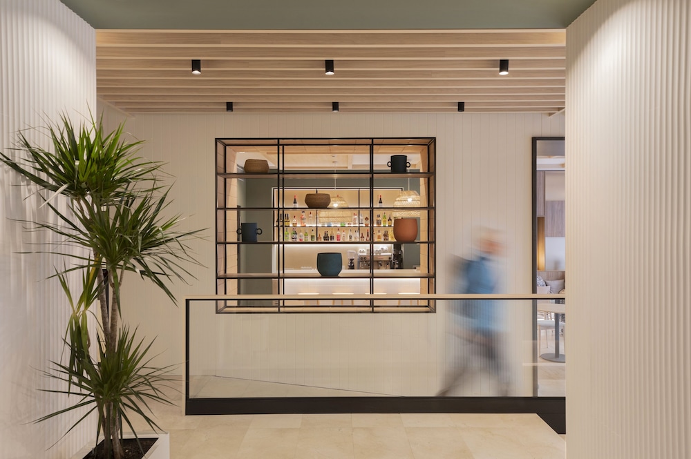 Grupotel Gravina — Restaurant & bars in Barcelona, Catalonia
