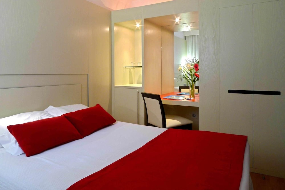 Grupotel Gravina — Hotel rooms in Barcelona, Catalonia