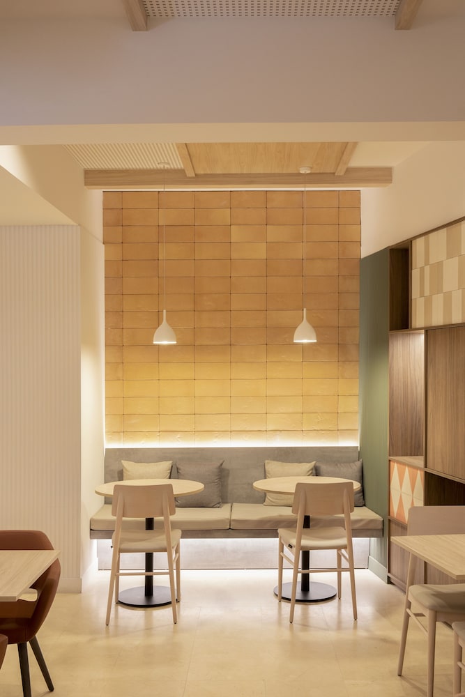 Grupotel Gravina — Restaurant & bars in Barcelona, Catalonia