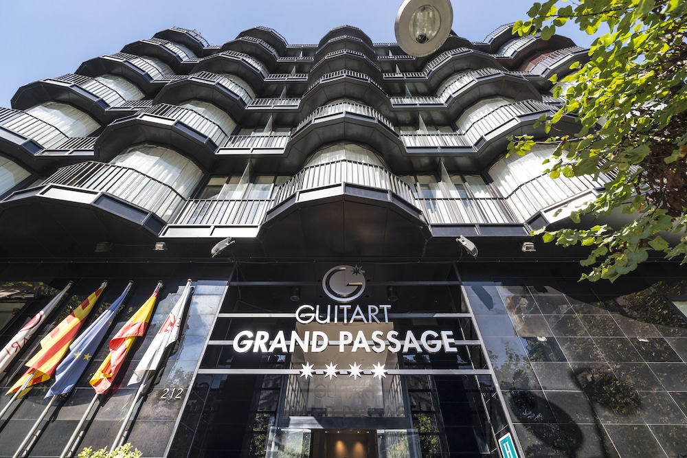 Guitart Grand Passage — Main photo in Barcelona, Catalonia