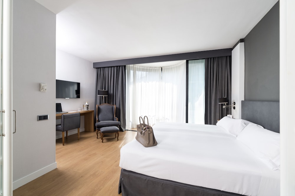 Guitart Grand Passage — Hotel rooms in Barcelona, Catalonia
