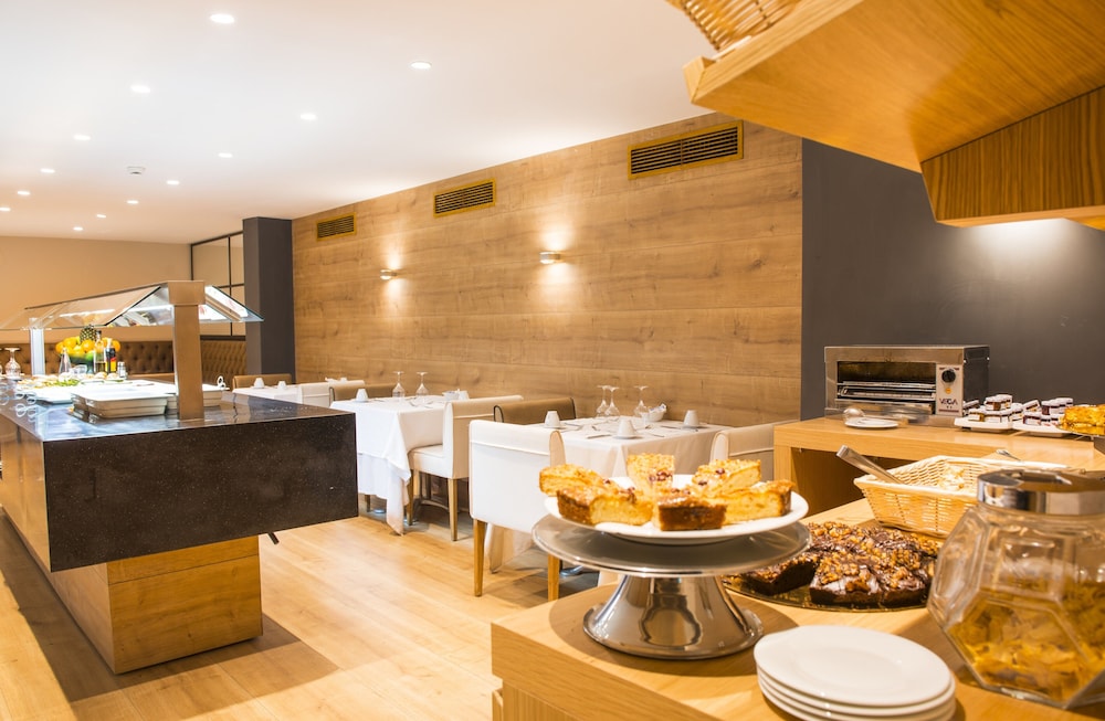 Guitart Grand Passage — Restaurant & bars in Barcelona, Catalonia