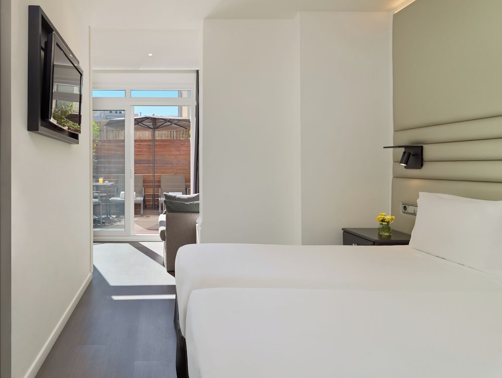 H10 Catalunya Plaza Boutique Hotel — Hotel rooms in Barcelona, Catalonia
