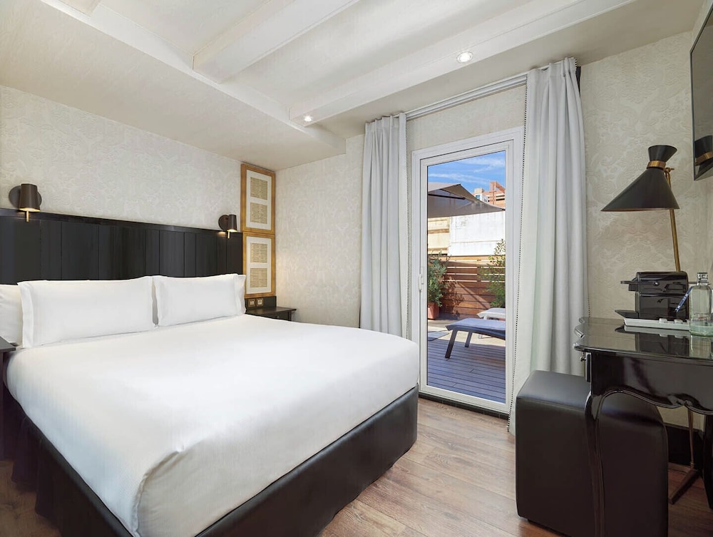 H10 Catalunya Plaza Boutique Hotel — Hotel rooms in Barcelona, Catalonia