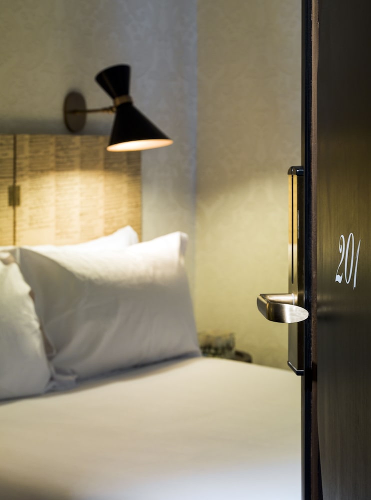 H10 Catalunya Plaza Boutique Hotel — Hotel rooms in Barcelona, Catalonia
