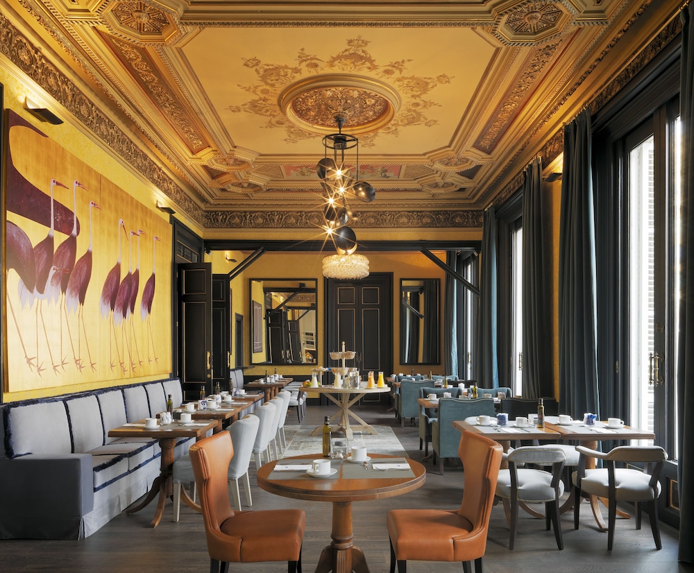 H10 Catalunya Plaza Boutique Hotel — Restaurant & bars in Barcelona, Catalonia