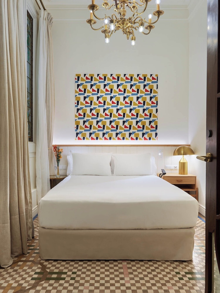 H10 Catalunya Plaza Boutique Hotel — Hotel rooms in Barcelona, Catalonia