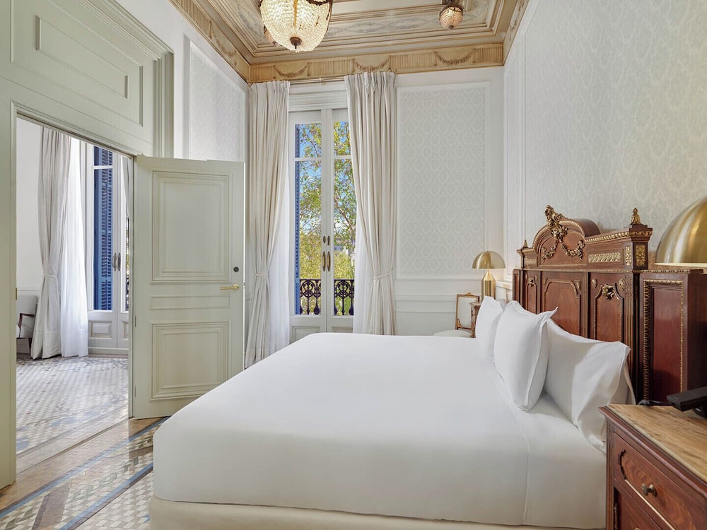 H10 Catalunya Plaza Boutique Hotel — Hotel rooms in Barcelona, Catalonia