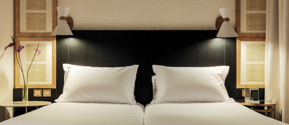H10 Catalunya Plaza Boutique Hotel — Hotel rooms in Barcelona, Catalonia