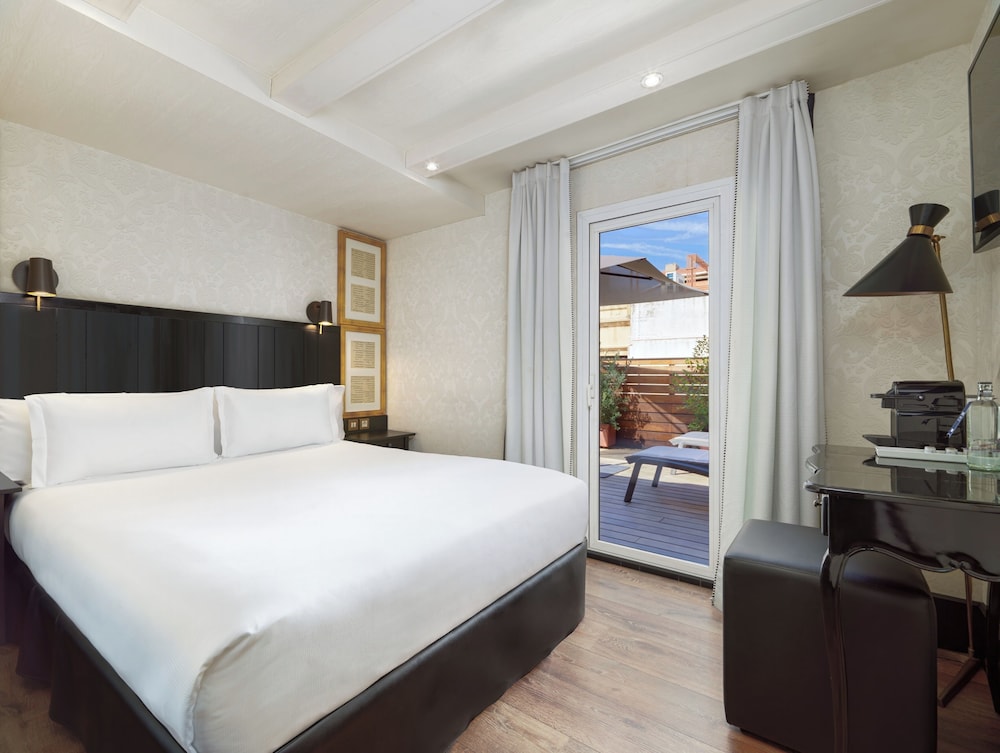 H10 Catalunya Plaza Boutique Hotel — Hotel rooms in Barcelona, Catalonia