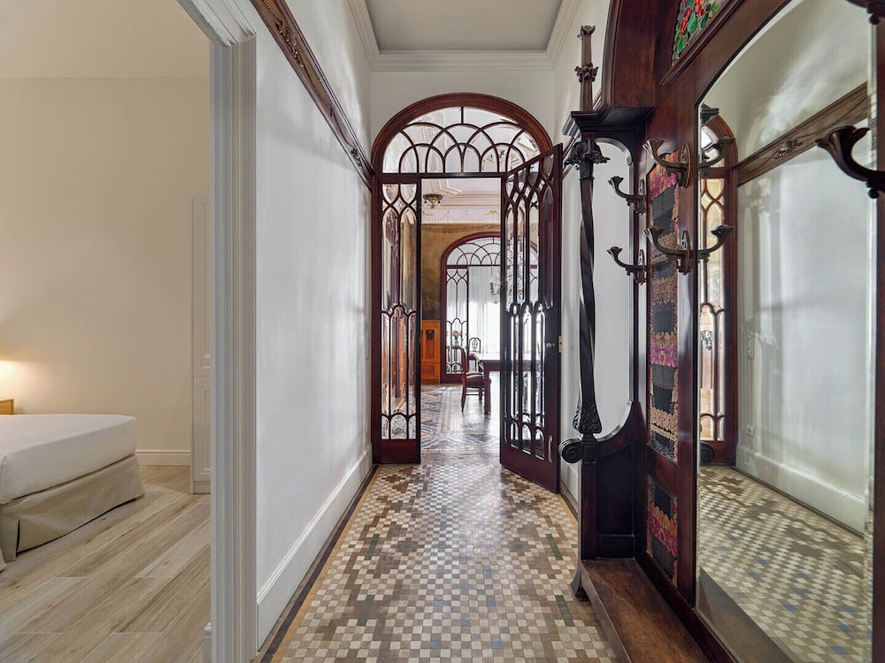 H10 Catalunya Plaza Boutique Hotel — Hotel building in Barcelona, Catalonia