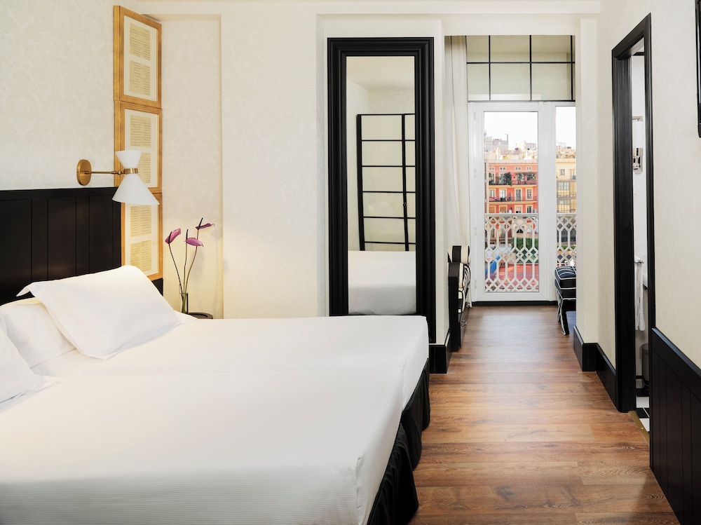 H10 Catalunya Plaza Boutique Hotel — Hotel rooms in Barcelona, Catalonia