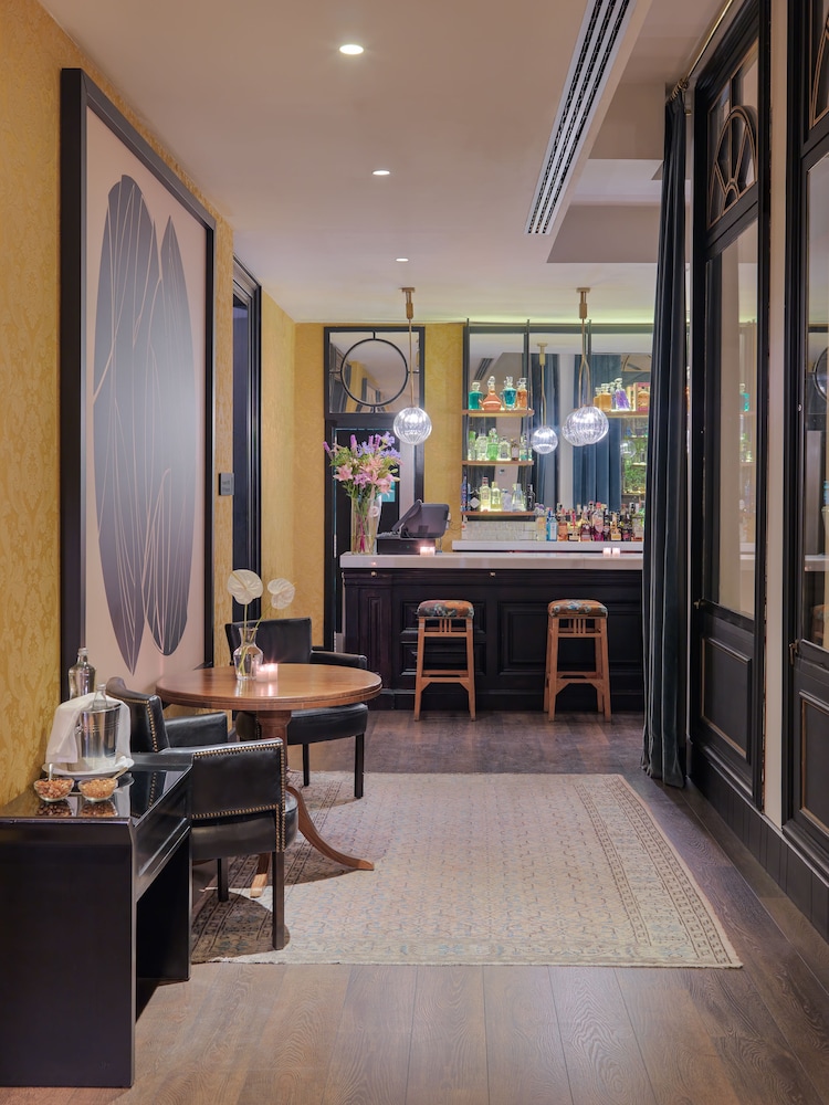 H10 Catalunya Plaza Boutique Hotel — Restaurant & bars in Barcelona, Catalonia