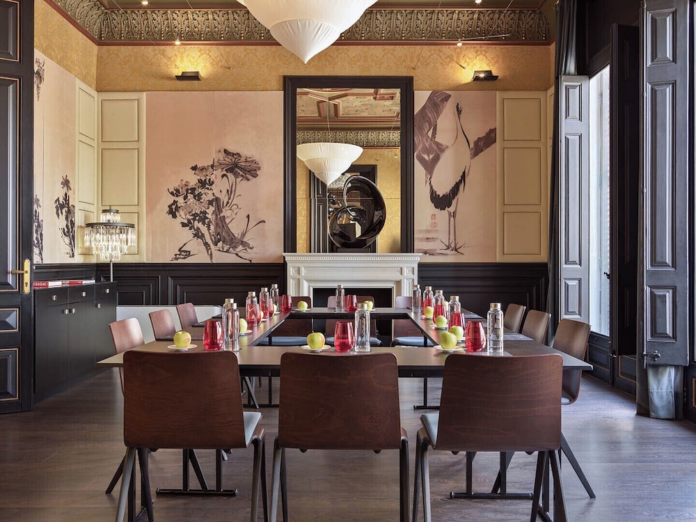 H10 Catalunya Plaza Boutique Hotel — Restaurant & bars in Barcelona, Catalonia