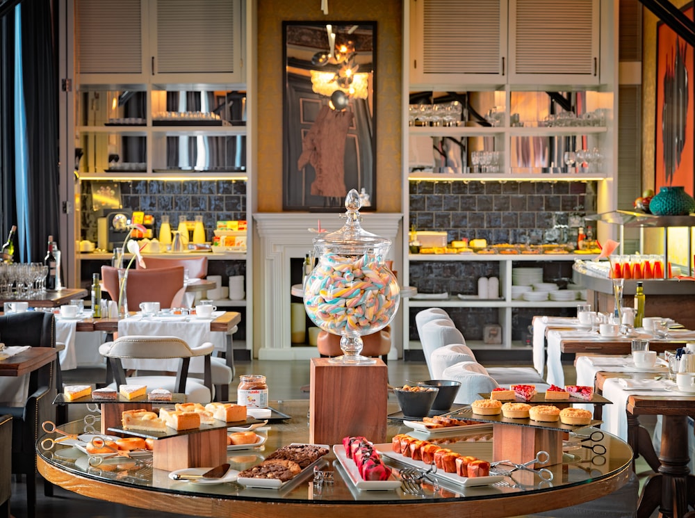 H10 Catalunya Plaza Boutique Hotel — Restaurant & bars in Barcelona, Catalonia