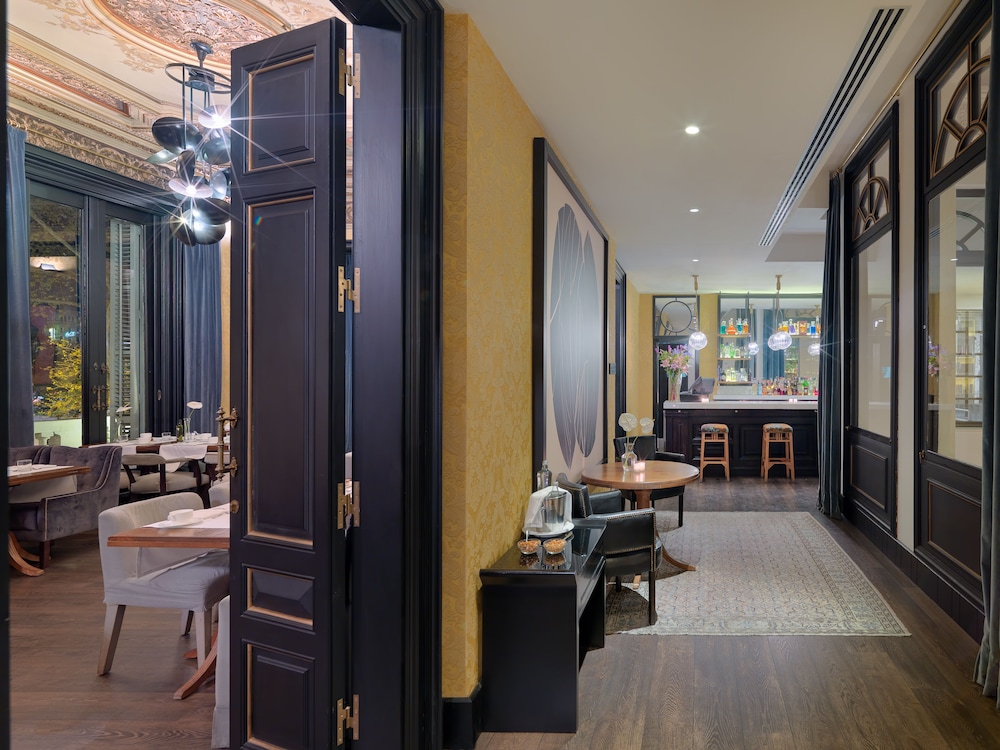 H10 Catalunya Plaza Boutique Hotel — Restaurant & bars in Barcelona, Catalonia