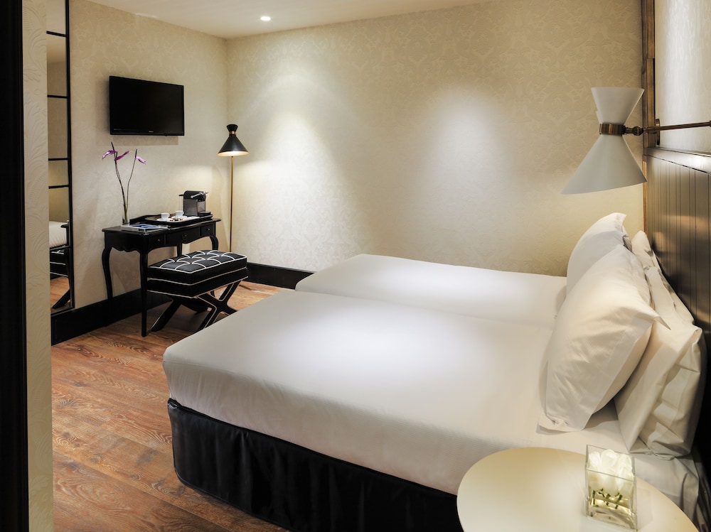 H10 Catalunya Plaza Boutique Hotel — Hotel rooms in Barcelona, Catalonia