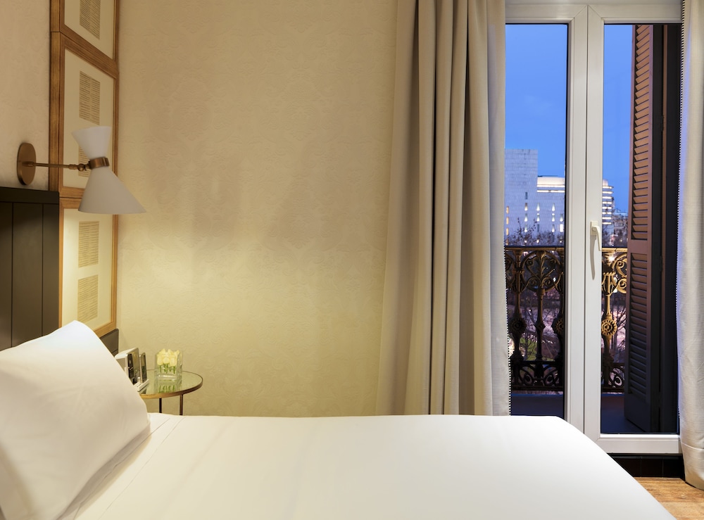 H10 Catalunya Plaza Boutique Hotel — Hotel rooms in Barcelona, Catalonia