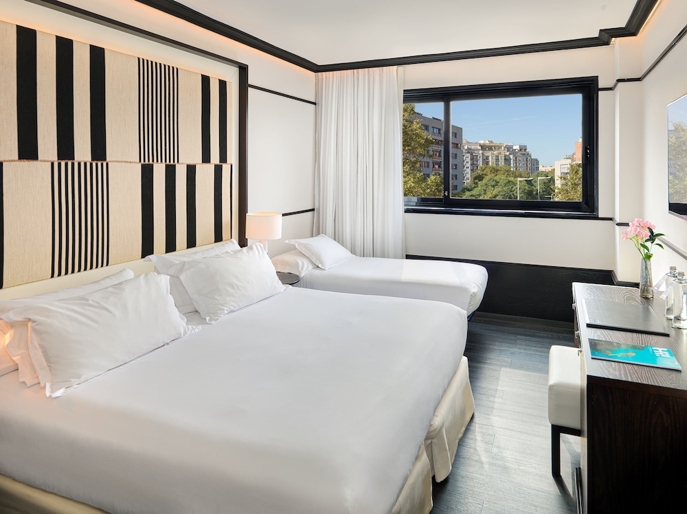 H10 Marina Barcelona — Hotel rooms in Barcelona, Catalonia