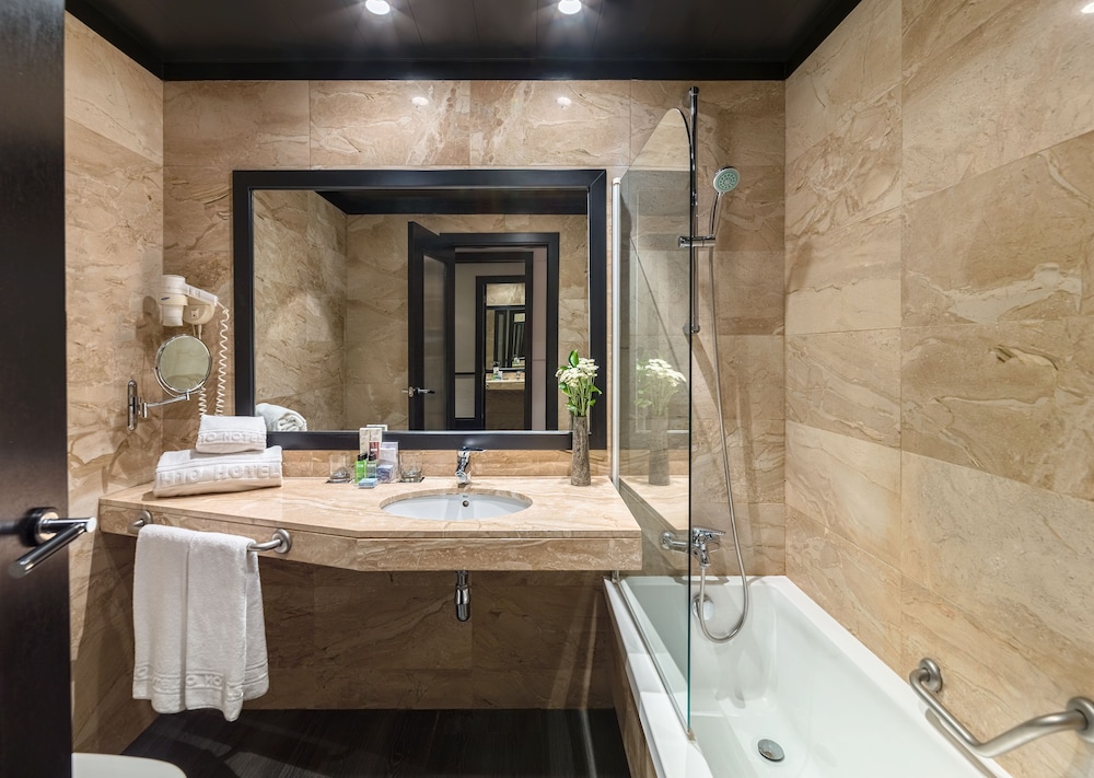 H10 Marina Barcelona — Hotel rooms in Barcelona, Catalonia