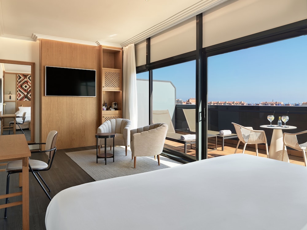 H10 Marina Barcelona — Hotel rooms in Barcelona, Catalonia