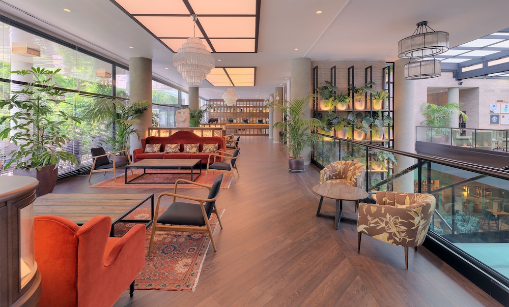 H10 Marina Barcelona — Restaurant & bars in Barcelona, Catalonia