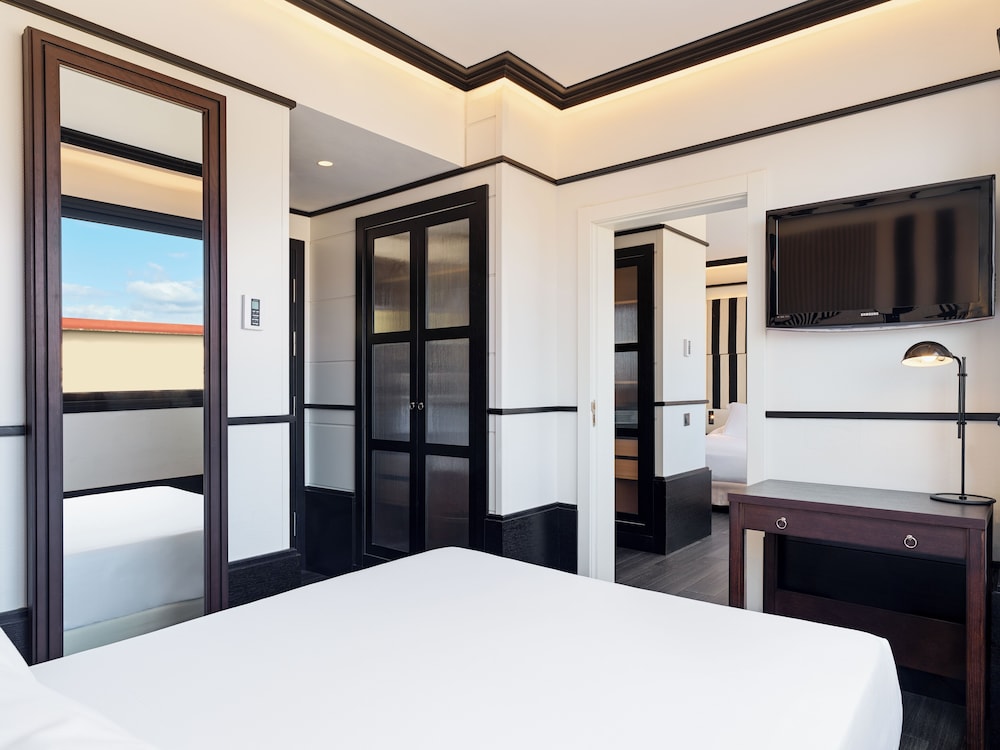 H10 Marina Barcelona — Hotel rooms in Barcelona, Catalonia
