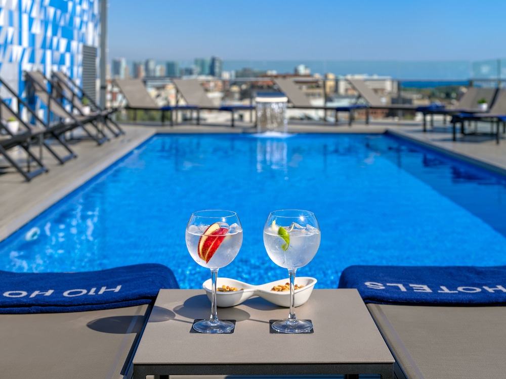 H10 Marina Barcelona — Swimming pool in Barcelona, Catalonia