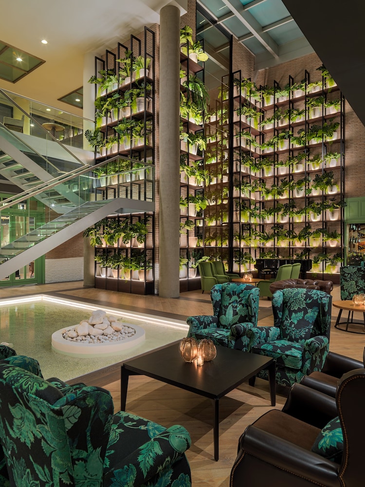 H10 Marina Barcelona — Hotel building in Barcelona, Catalonia