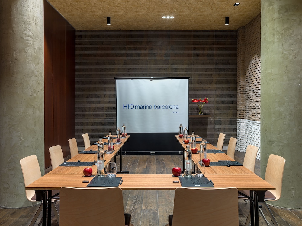 H10 Marina Barcelona — Hotel building in Barcelona, Catalonia