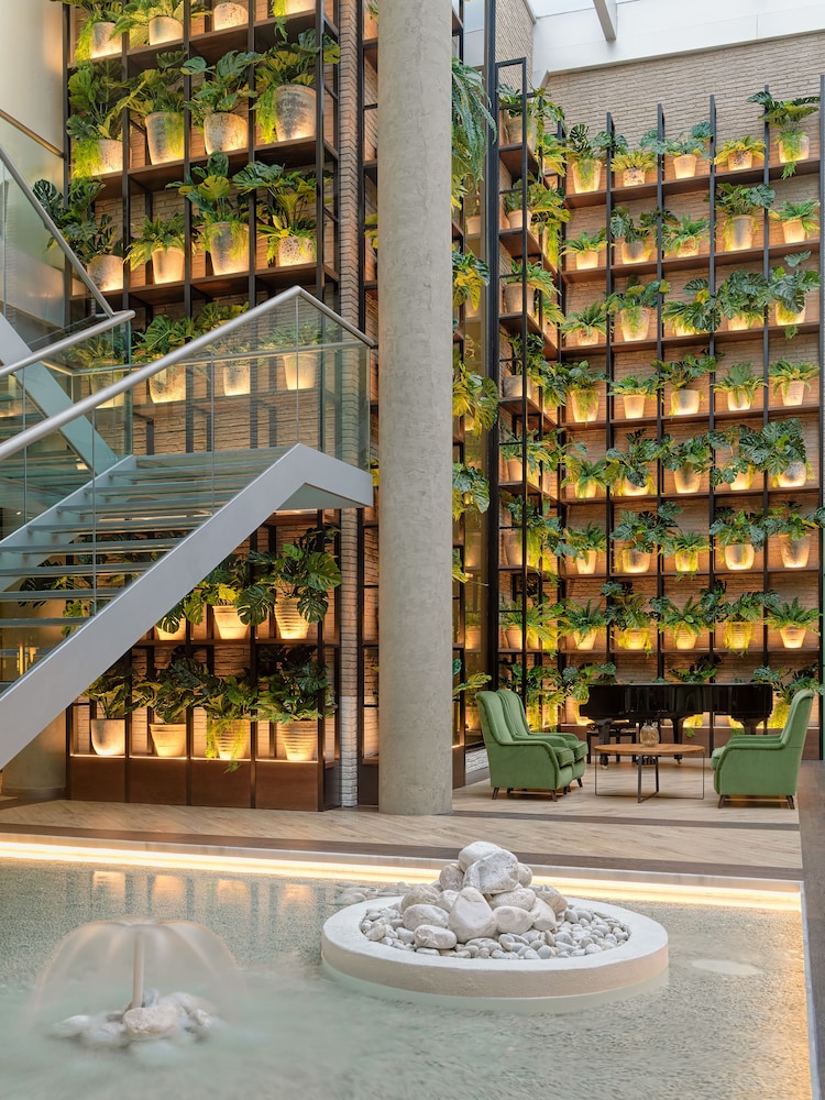 H10 Marina Barcelona — Hotel building in Barcelona, Catalonia