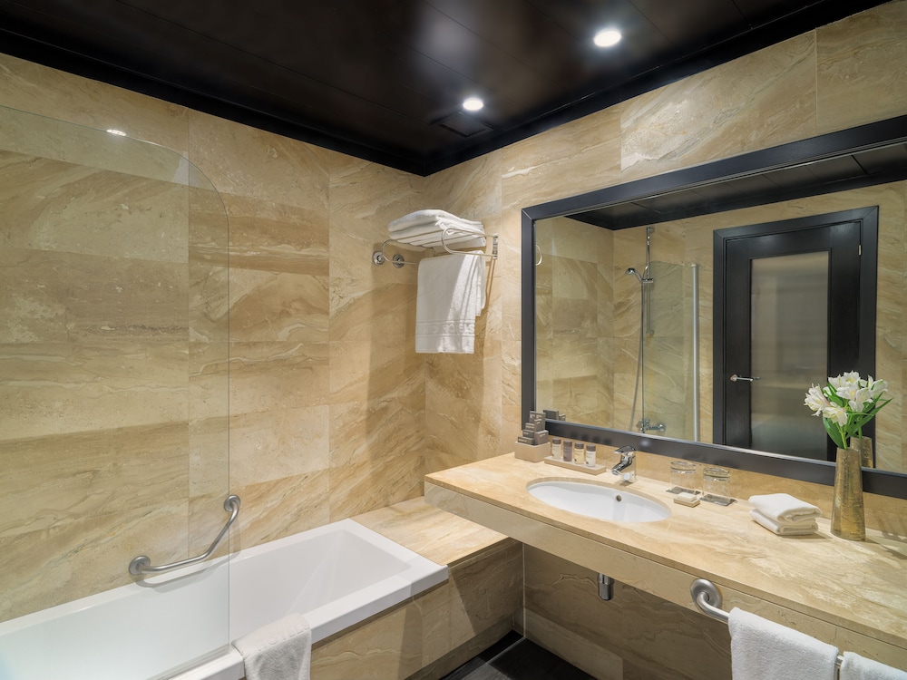 H10 Marina Barcelona — Hotel rooms in Barcelona, Catalonia