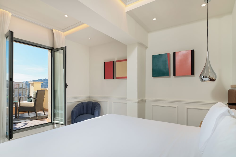 H10 Universitat Hotel — Hotel rooms in Barcelona, Catalonia