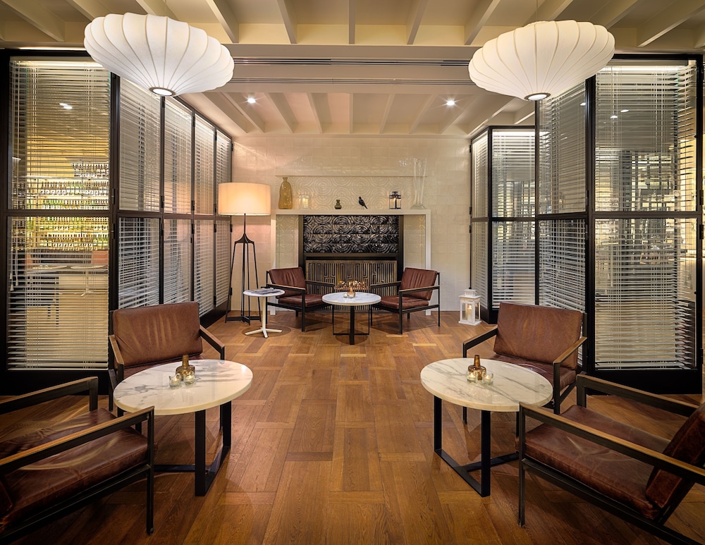 H10 Universitat Hotel — Restaurant & bars in Barcelona, Catalonia