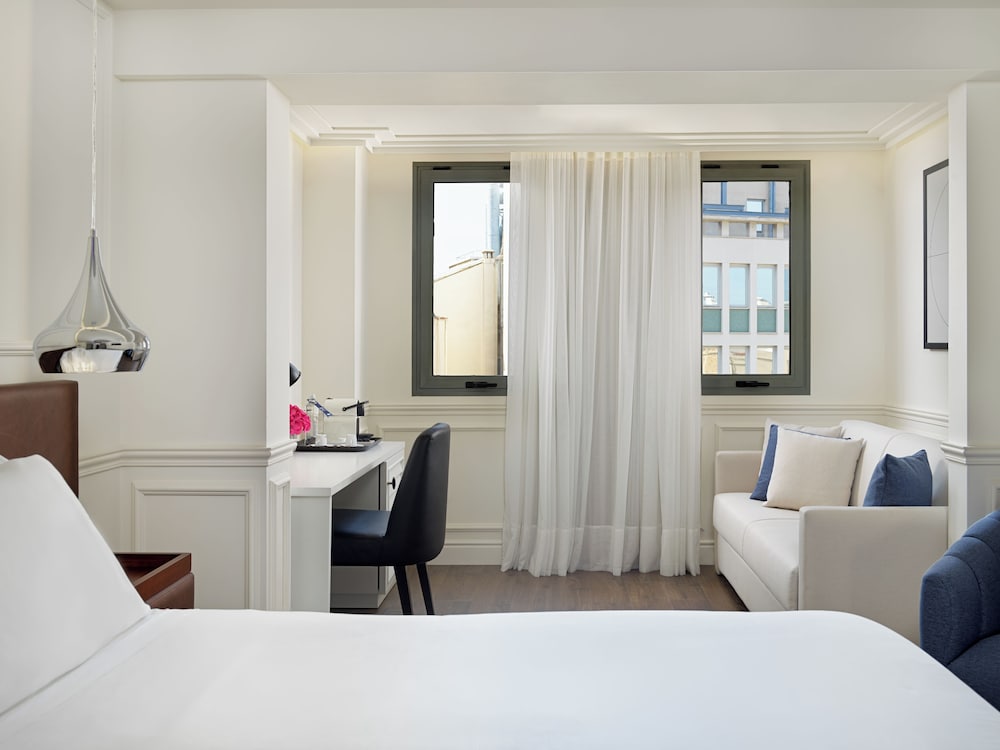 H10 Universitat Hotel — Hotel rooms in Barcelona, Catalonia