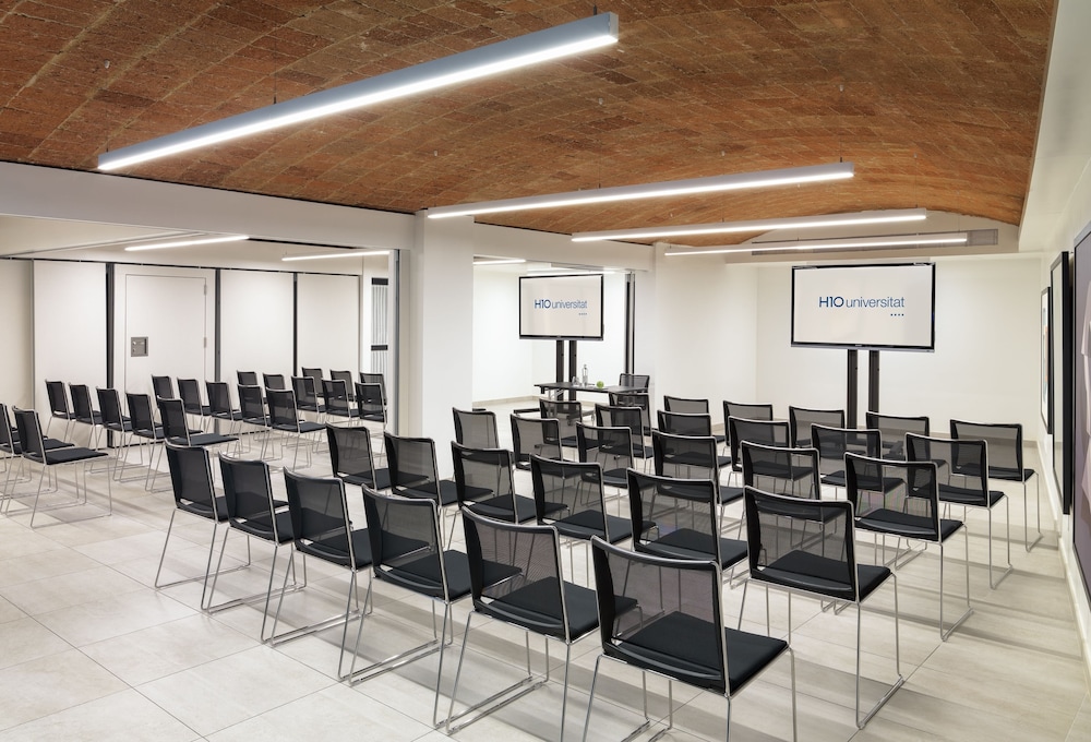 H10 Universitat Hotel — Hotel building in Barcelona, Catalonia