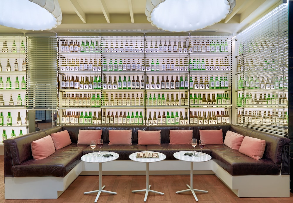 H10 Universitat Hotel — Restaurant & bars in Barcelona, Catalonia