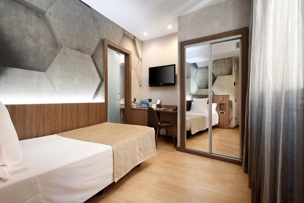 Hotel HCC MontBlanc — Hotel rooms in Barcelona, Catalonia