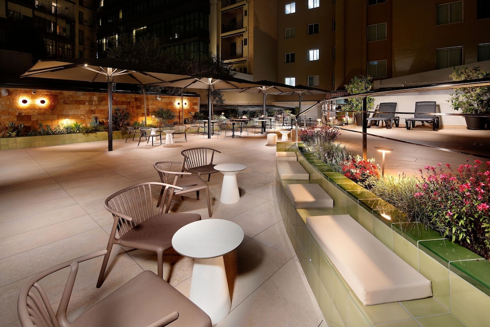 Hotel HCC MontBlanc — Restaurant & bars in Barcelona, Catalonia