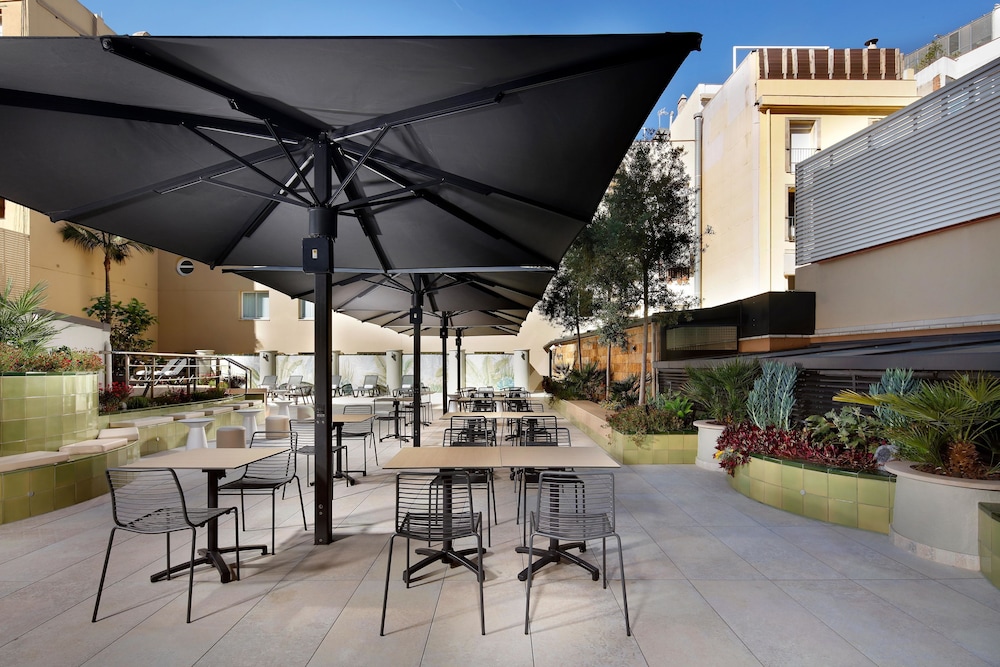 Hotel HCC MontBlanc — Restaurant & bars in Barcelona, Catalonia