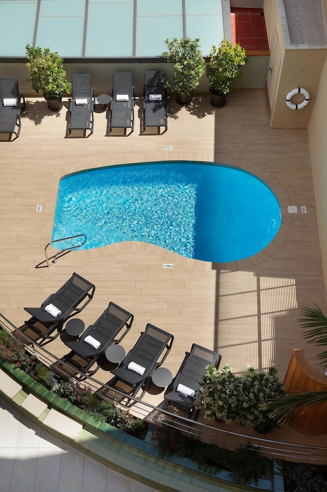 Hotel HCC MontBlanc — Swimming pool in Barcelona, Catalonia