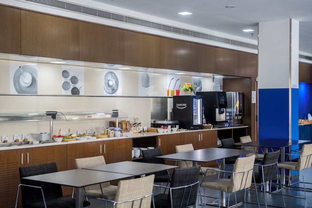 Holiday Inn Express Barcelona City 22@ by IHG — Restaurant & bars in Barcelona, Catalonia