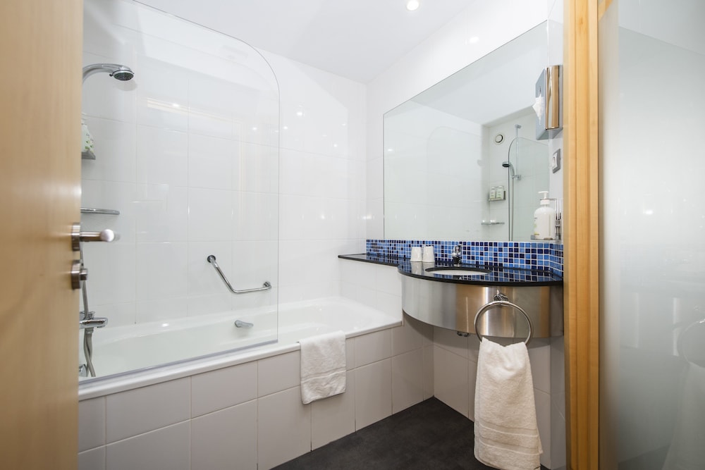 Holiday Inn Express Barcelona City 22@ by IHG — Hotel rooms in Barcelona, Catalonia