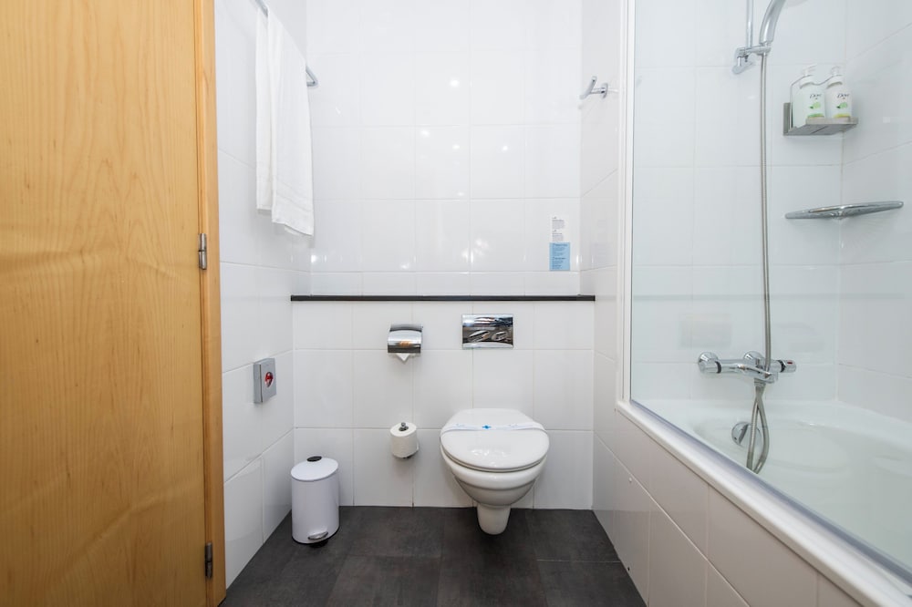Holiday Inn Express Barcelona City 22@ by IHG — Hotel rooms in Barcelona, Catalonia