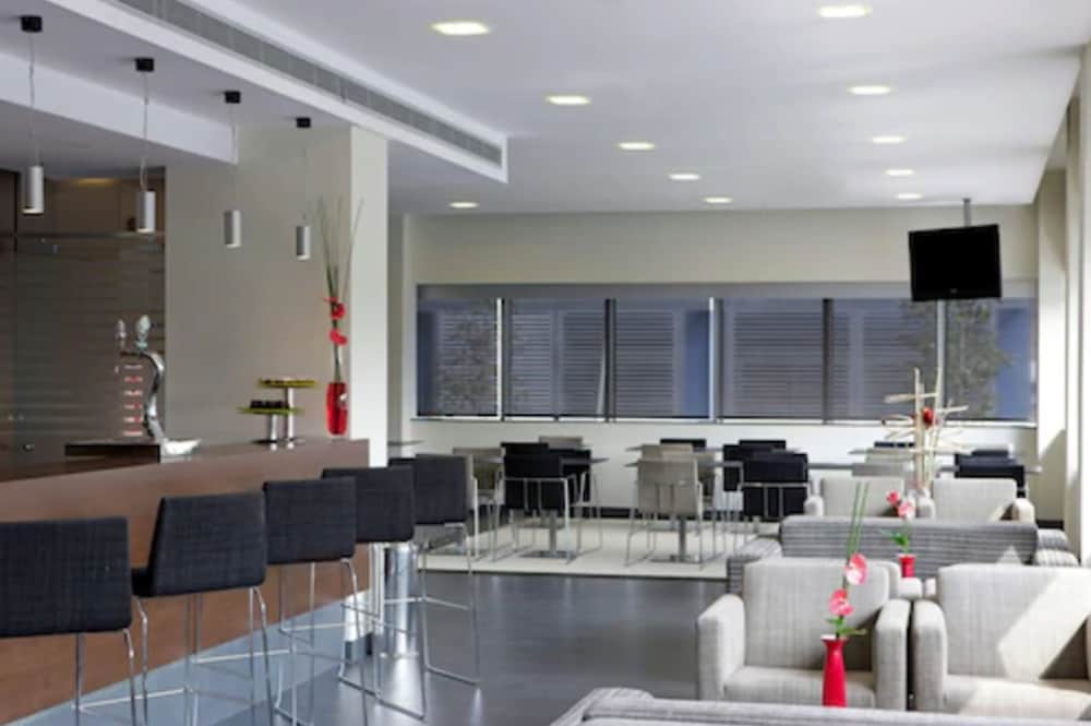 Holiday Inn Express Barcelona City 22@ by IHG — Restaurant & bars in Barcelona, Catalonia