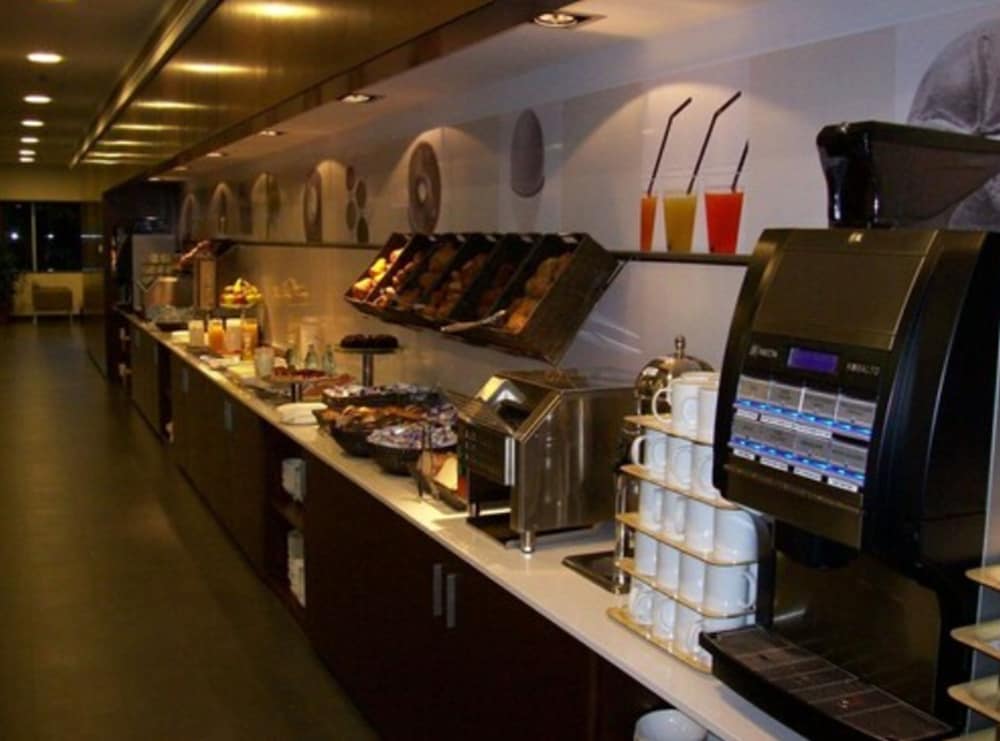 Holiday Inn Express Barcelona City 22@ by IHG — Restaurant & bars in Barcelona, Catalonia